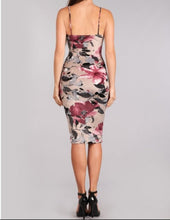 Load image into Gallery viewer, Floral Midi Dress
